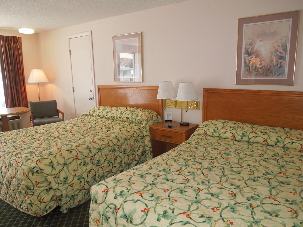Knights Inn Elyria Zimmer foto